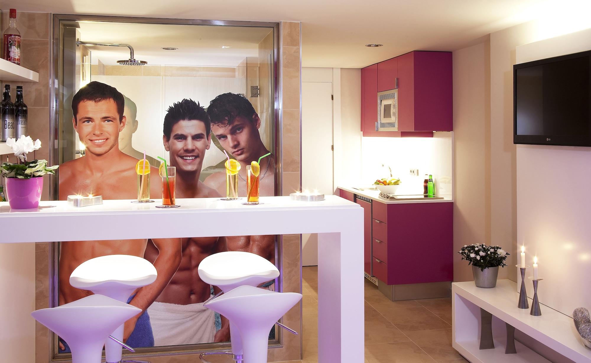 By Trh (adults Only) Appartement